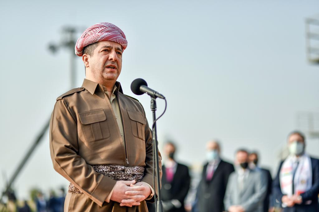 رێوڕه&zwnj;سمی به&zwnj;رزڕاگرتنی رۆژی ئاڵای كوردستان به&zwnj; به&zwnj;شداری مه&zwnj;سرور بارزانی، سه&zwnj;رۆكی حكومه&zwnj;تی هه&zwnj;رێمی كوردستان